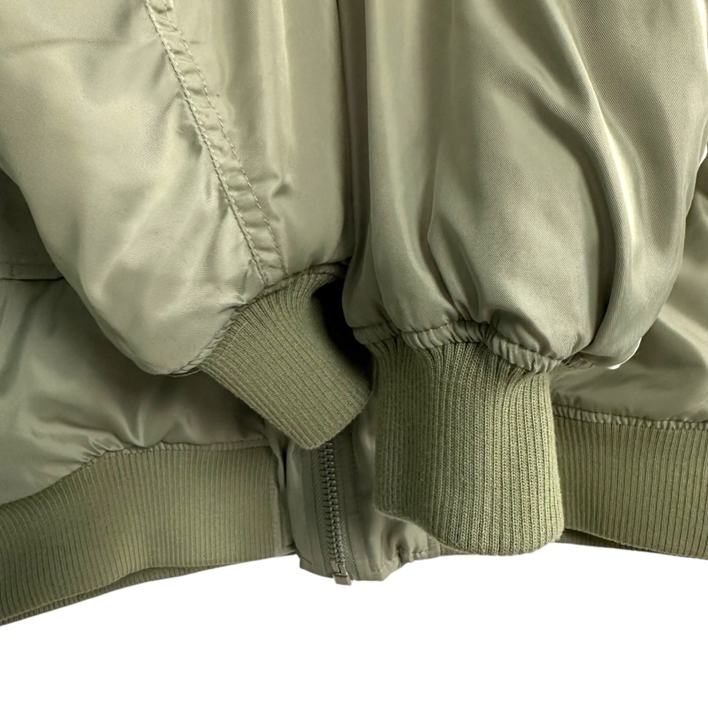 BLANKNYC‎ Women’s Oversized Long Nylon Bomber Jacket Sage Green Size Medium - Picture 12 of 16